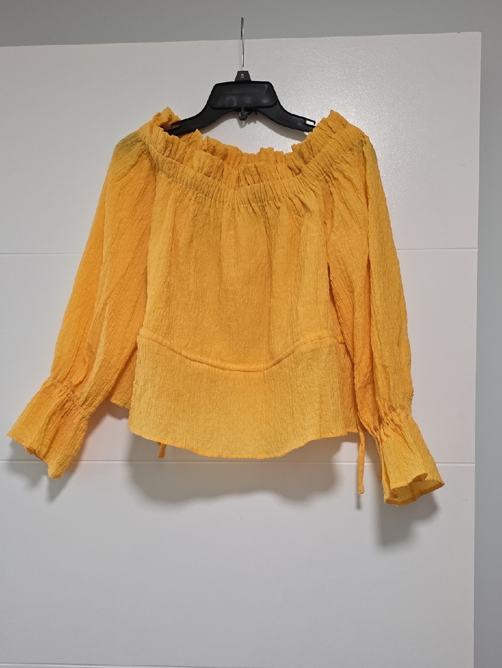Scoop - Yellow Off-Shoulder Long-Sleeve Peasant Top - L